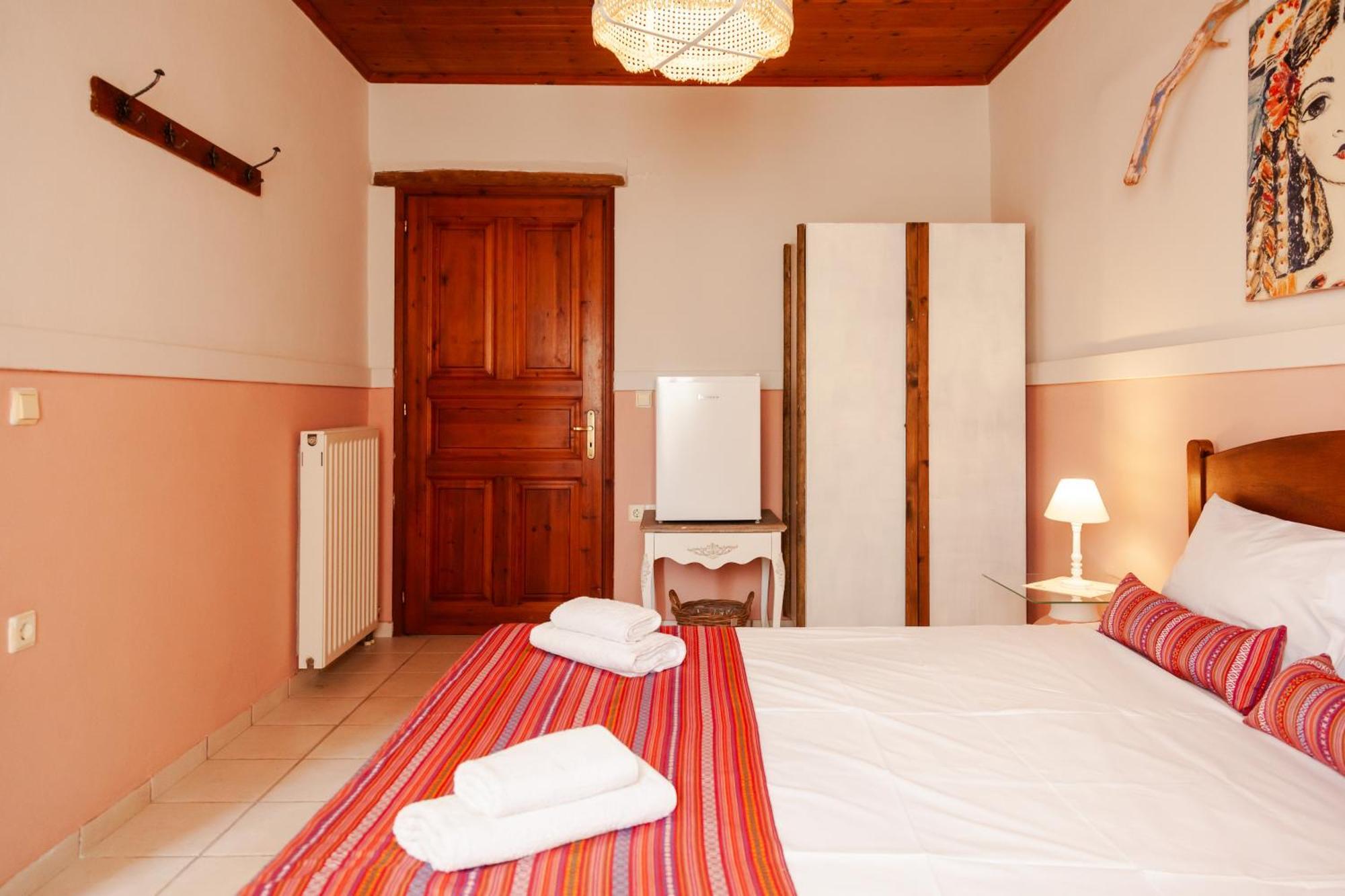 Amnisiades Apartments Karteros Buitenkant foto